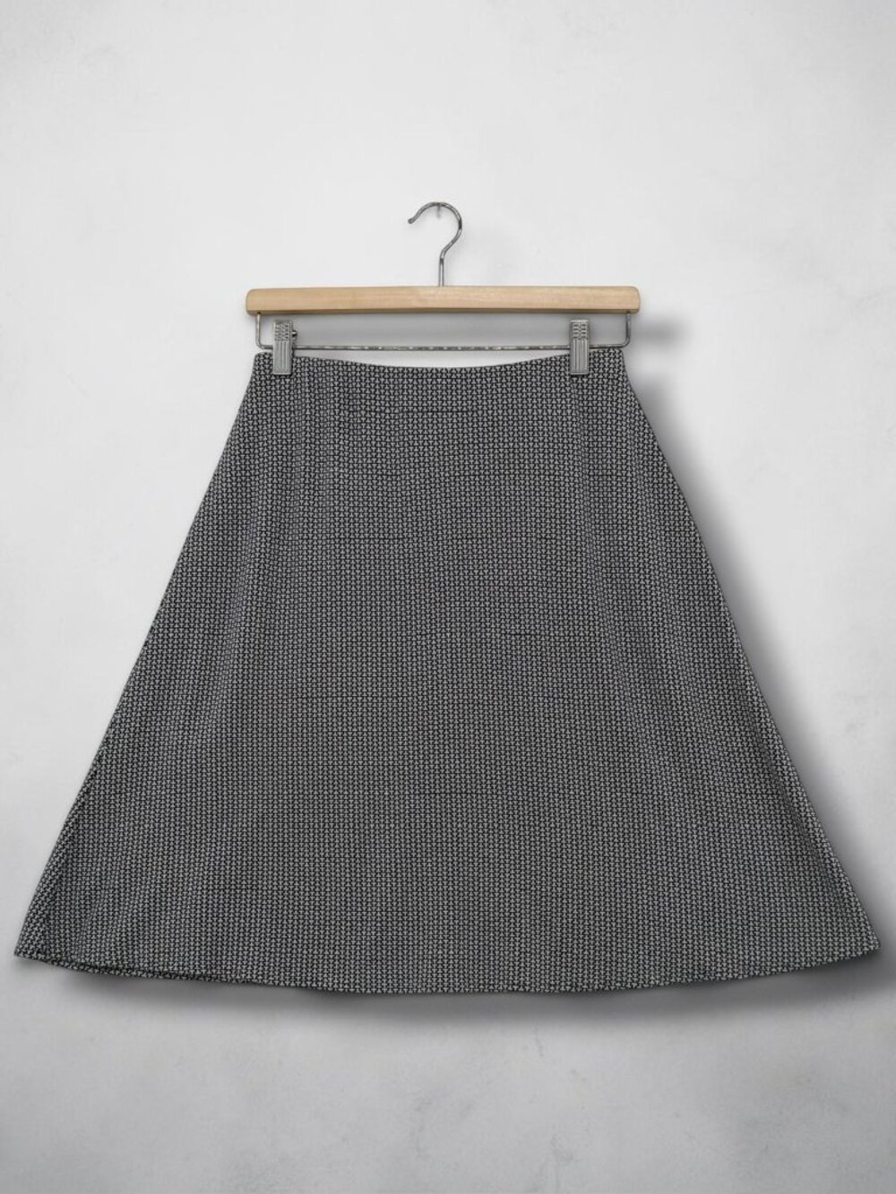 Ann Taylor Black & White Geo Texture Midi Skirt - Picture 5 of 5